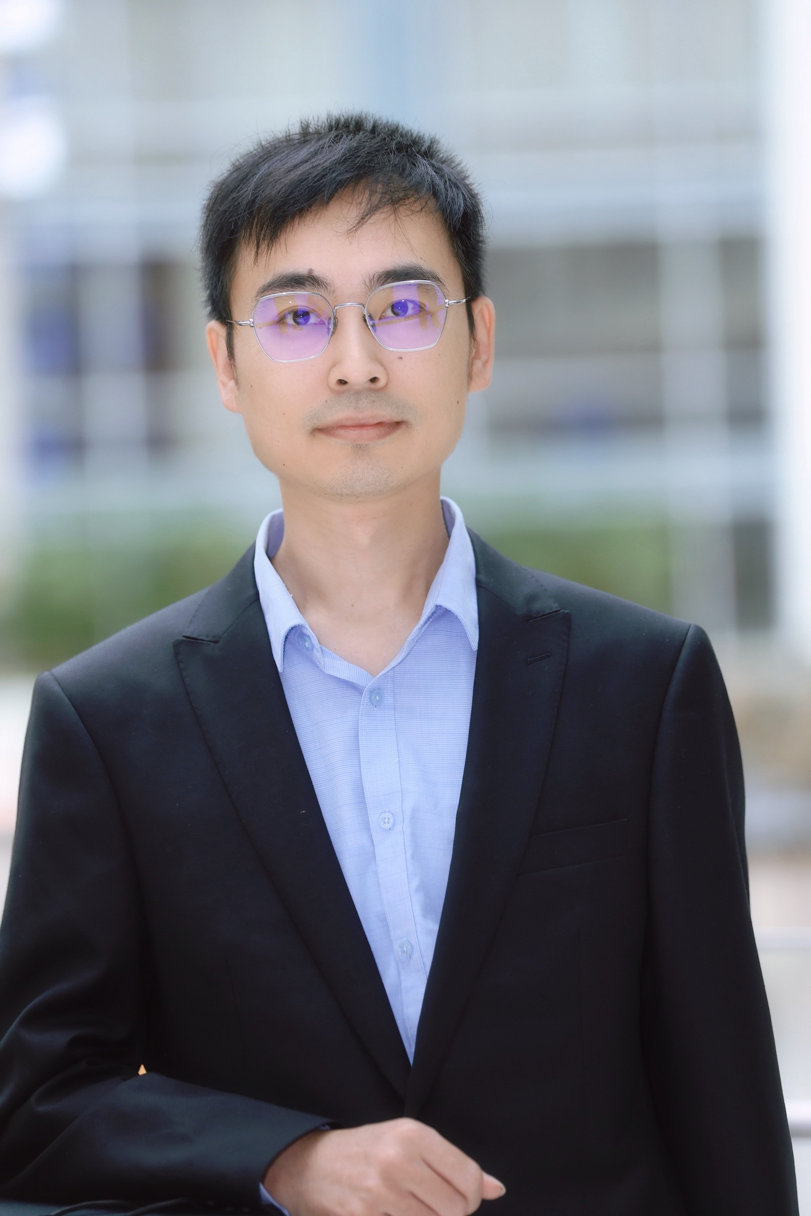 Dr. Long Gao