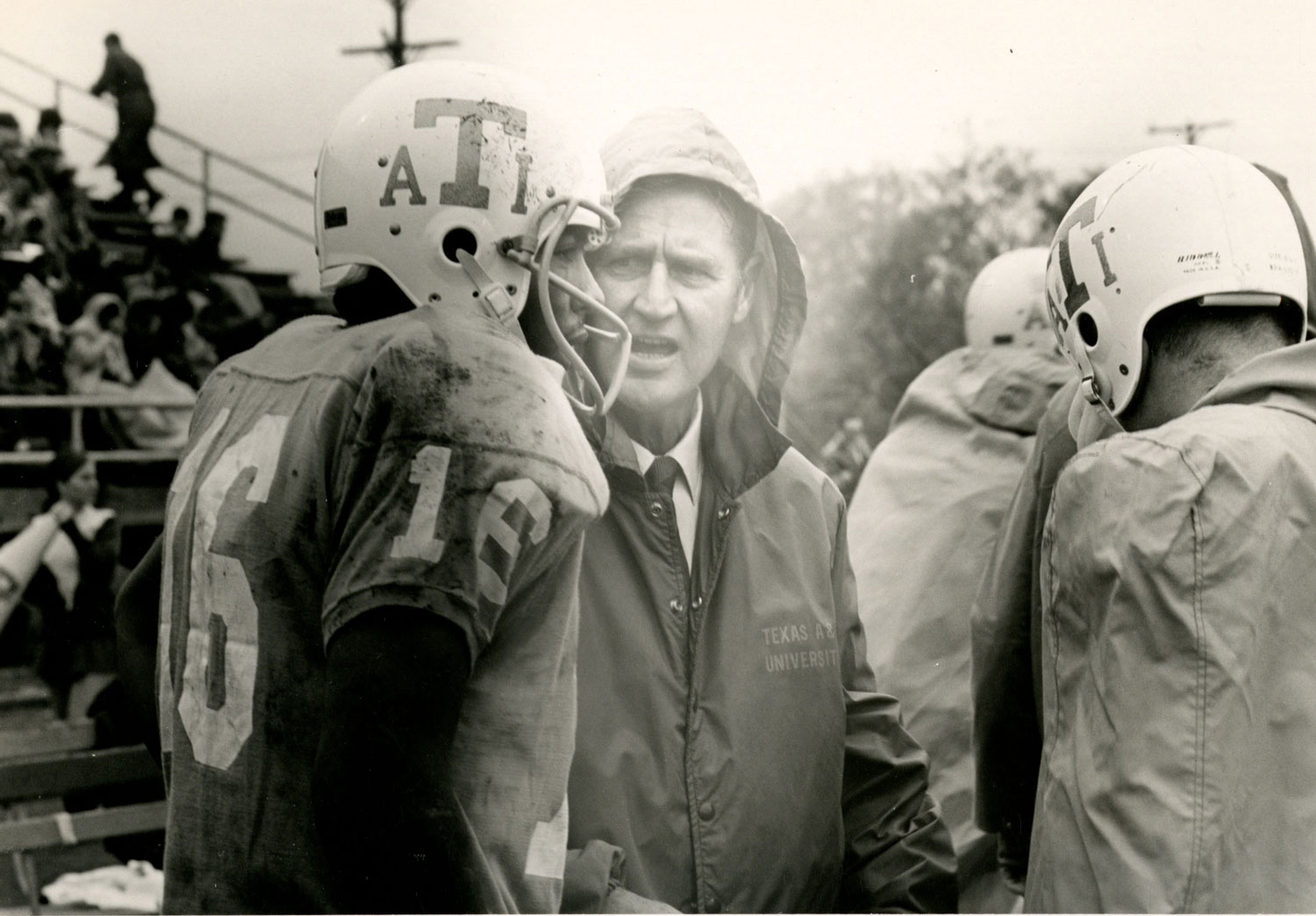 Gil Steinke during football game