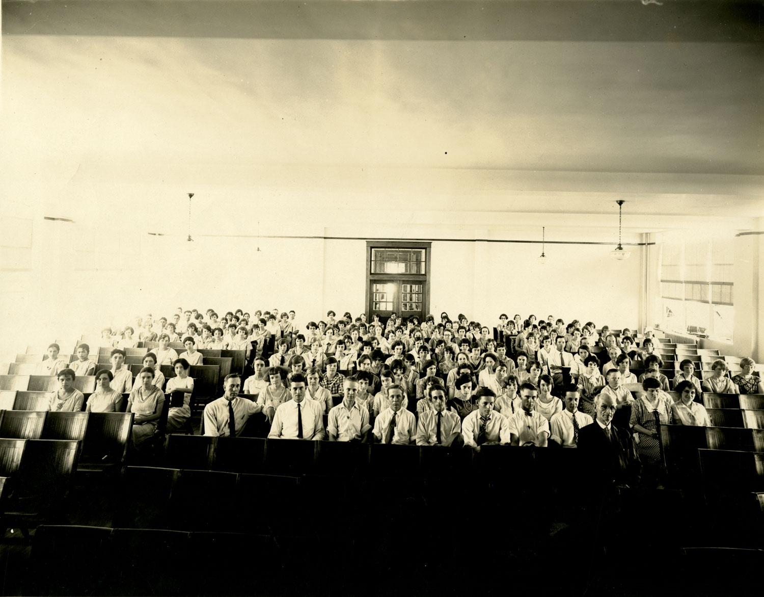 Students attending the first session located in Manning Hall